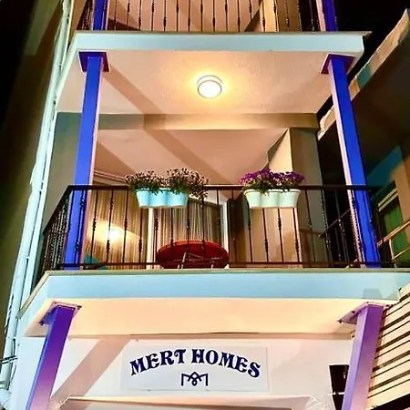 Alojamento de Acomodação e Pequeno-almoço Mert Homes *