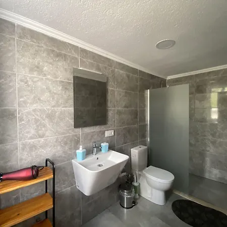 Bed and Breakfast Mert Homes Μαρμαρίς