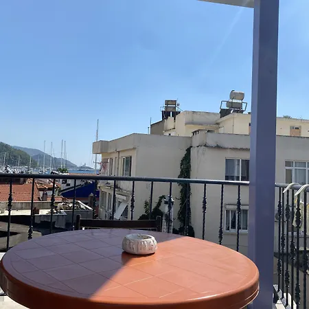 Mert Homes Bed and Breakfast Μαρμαρίς